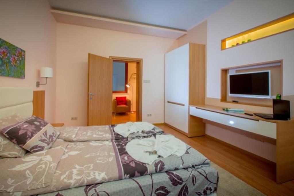 High Tech - Luxurious Apartment София Экстерьер фото