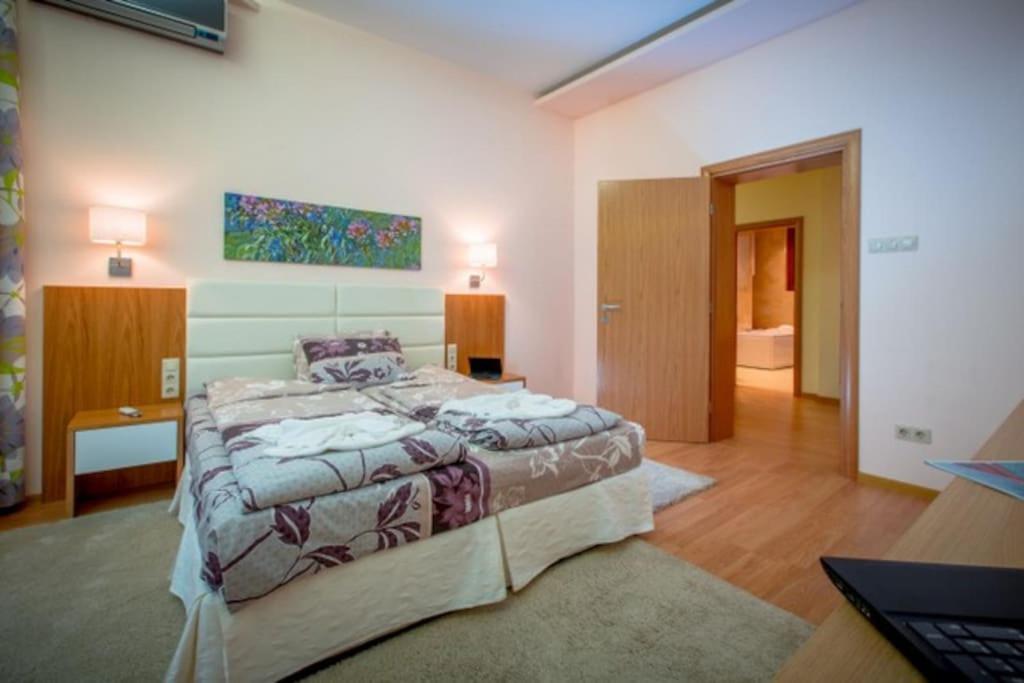 High Tech - Luxurious Apartment София Экстерьер фото